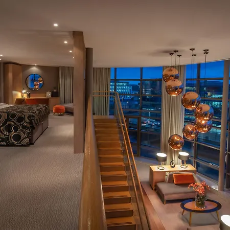 Clayton فندق كورك