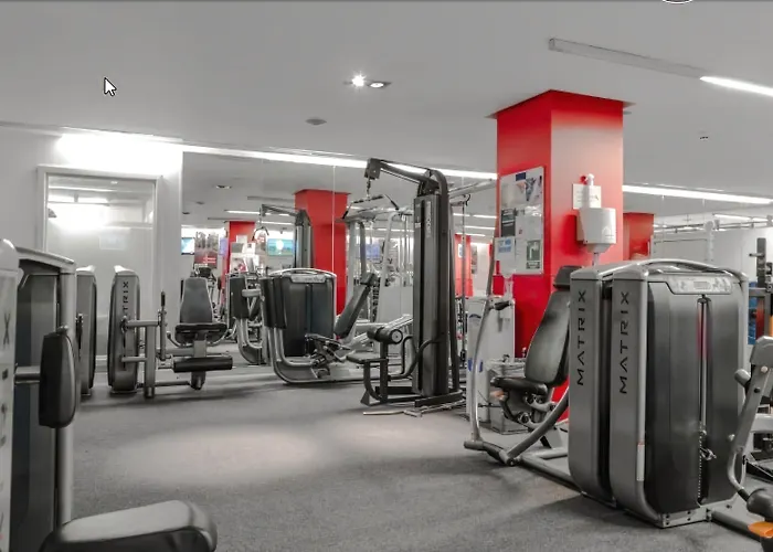 Clayton Hotel 4*